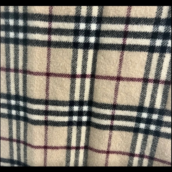 Burberry plaid scarf - Picture 2 of 3